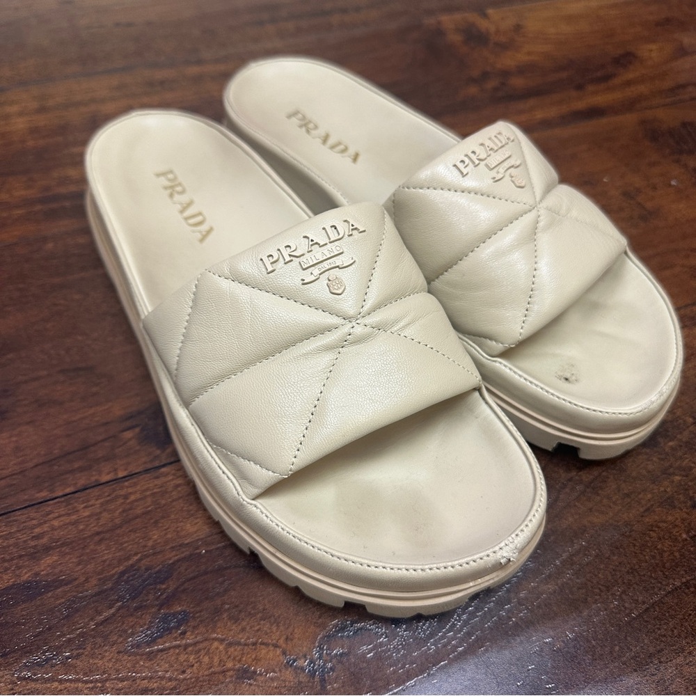 PRADA QUILTED NAPPA LEATHER SLIDES IN DESERT BEIGE size 39 or 9